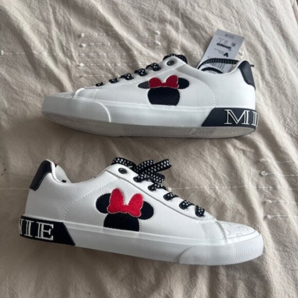 Disney Minnie Mouse Women's Low-top Court Sneakers - Picture 2 of 8